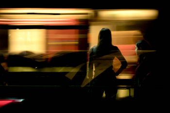 Sonho de dirigir para trás – significado e simbolismo