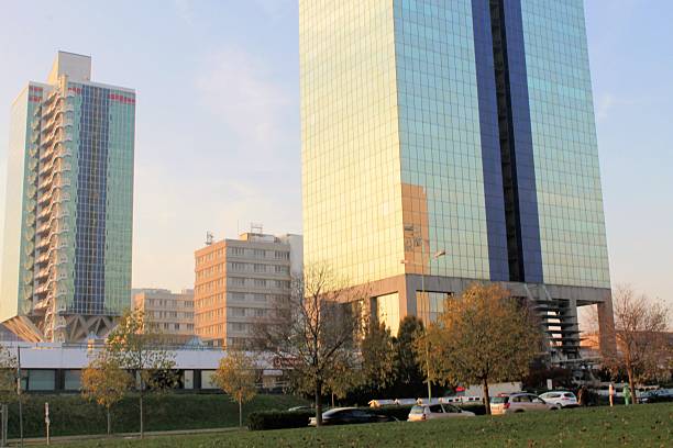 Revolucionando as Finanças: Uma Análise Aprofundada do Banco Monzo, o Pioneiro em Bancos Móveis