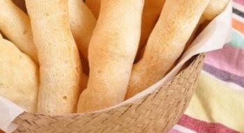 Receita de Biscoito de Polvilho Mineiro da Dona Zefa: Tradição, Sabor e Crocância Caseira