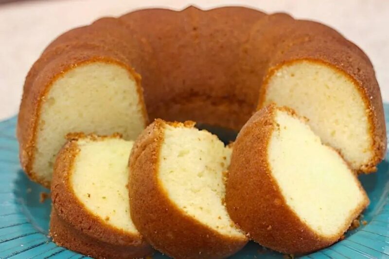 Bolo de Iogurte Simples, Fofinho e Muito Macio: Receita Perfeita para o Dia a Dia