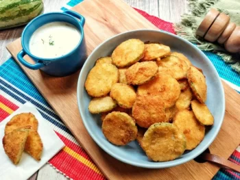 Esse Palito de Abobrinha Empanado Sem Farinha de Trigo Fica Tão Crocante Que Todo Mundo Pede Bis na Hora